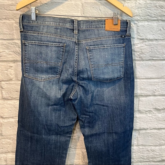 Lucky Brand Jeans Women's 12/31" Mollie Crop Distressed Blue Jeans - Picture 8 of 13